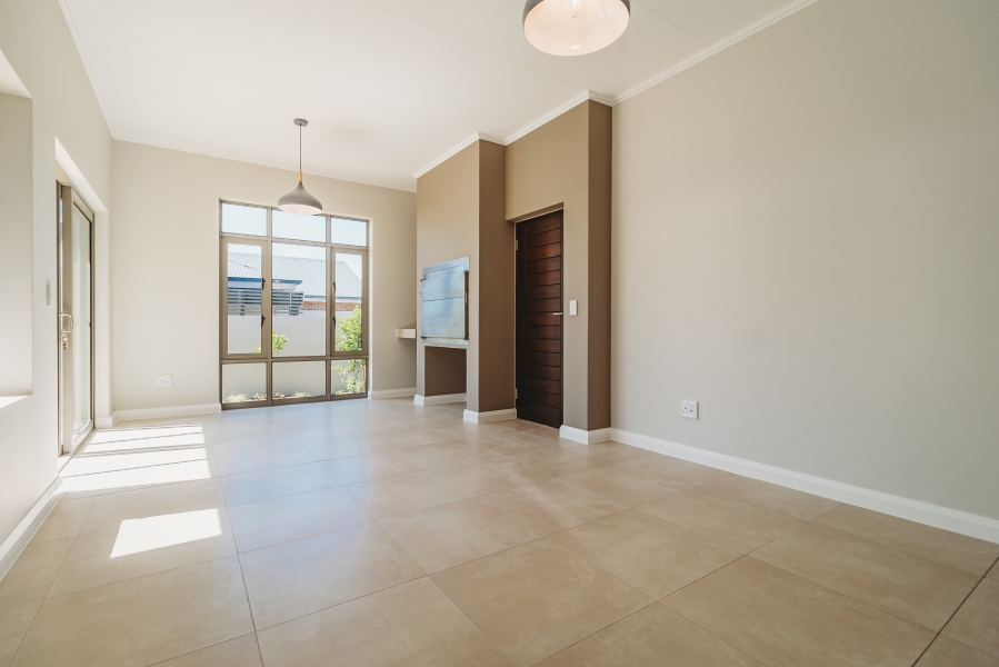 3 Bedroom Property for Sale in Kraaibosch Western Cape